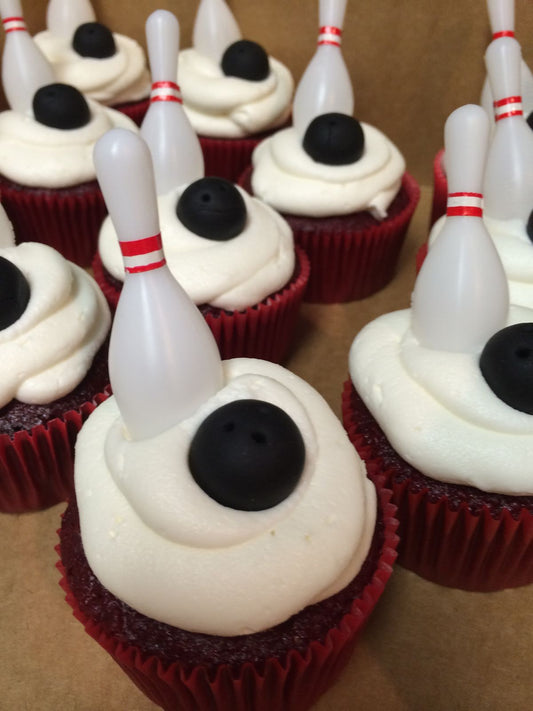 Bowling Cup Cakes V1