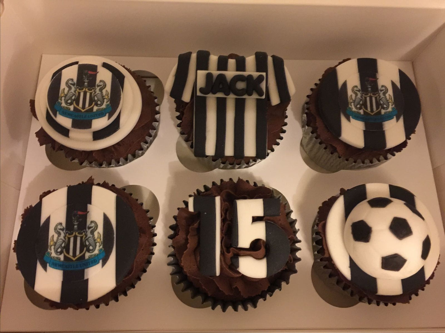 Newcastle Football Cup Cakes V4