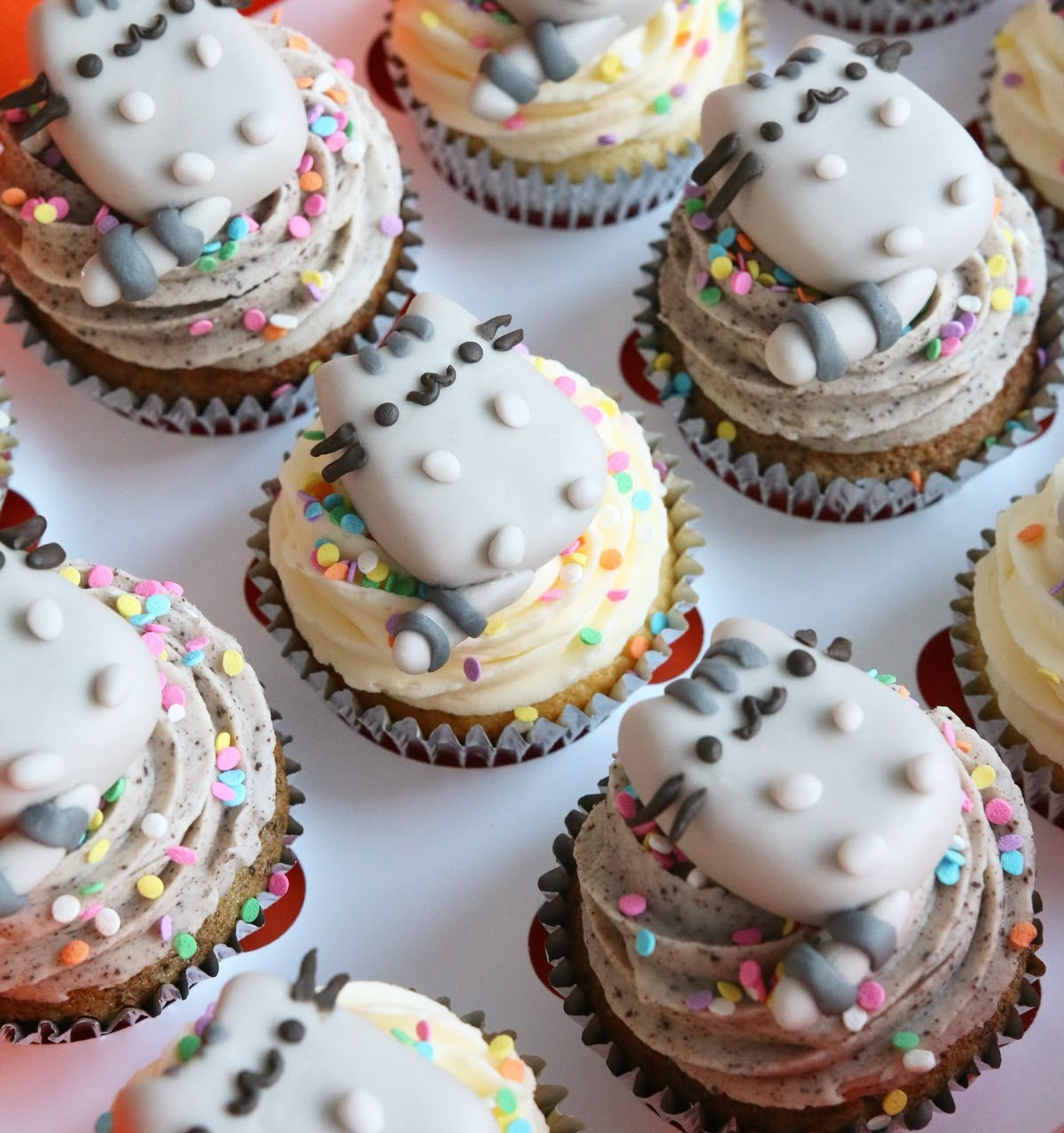 Pusheen the Cat Cup Cakes V2
