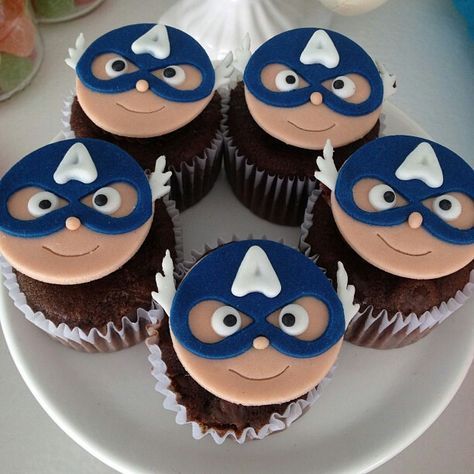 Caption America Cup Cakes V3