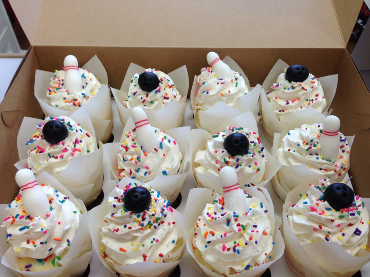 Bowling Cup Cakes V2