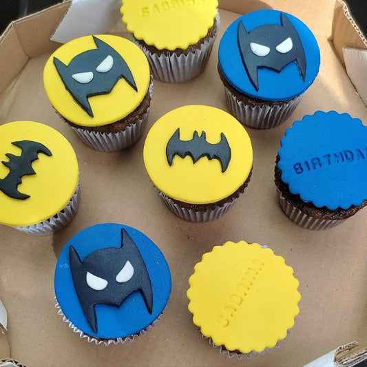 Batman Cup Cakes V8