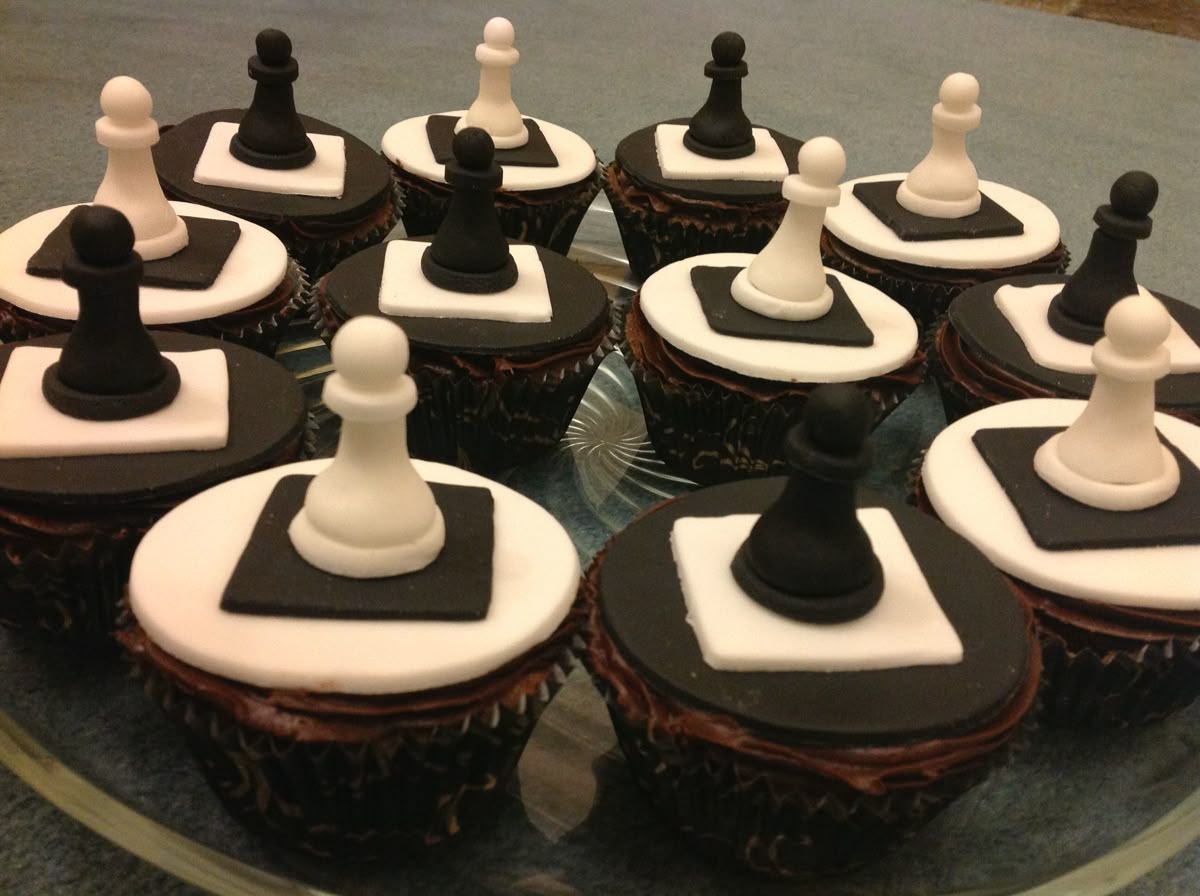 Chess Cup Cakes V7