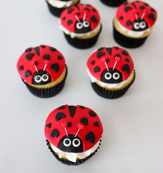 Lady Bug Cat Cup Cakes V2