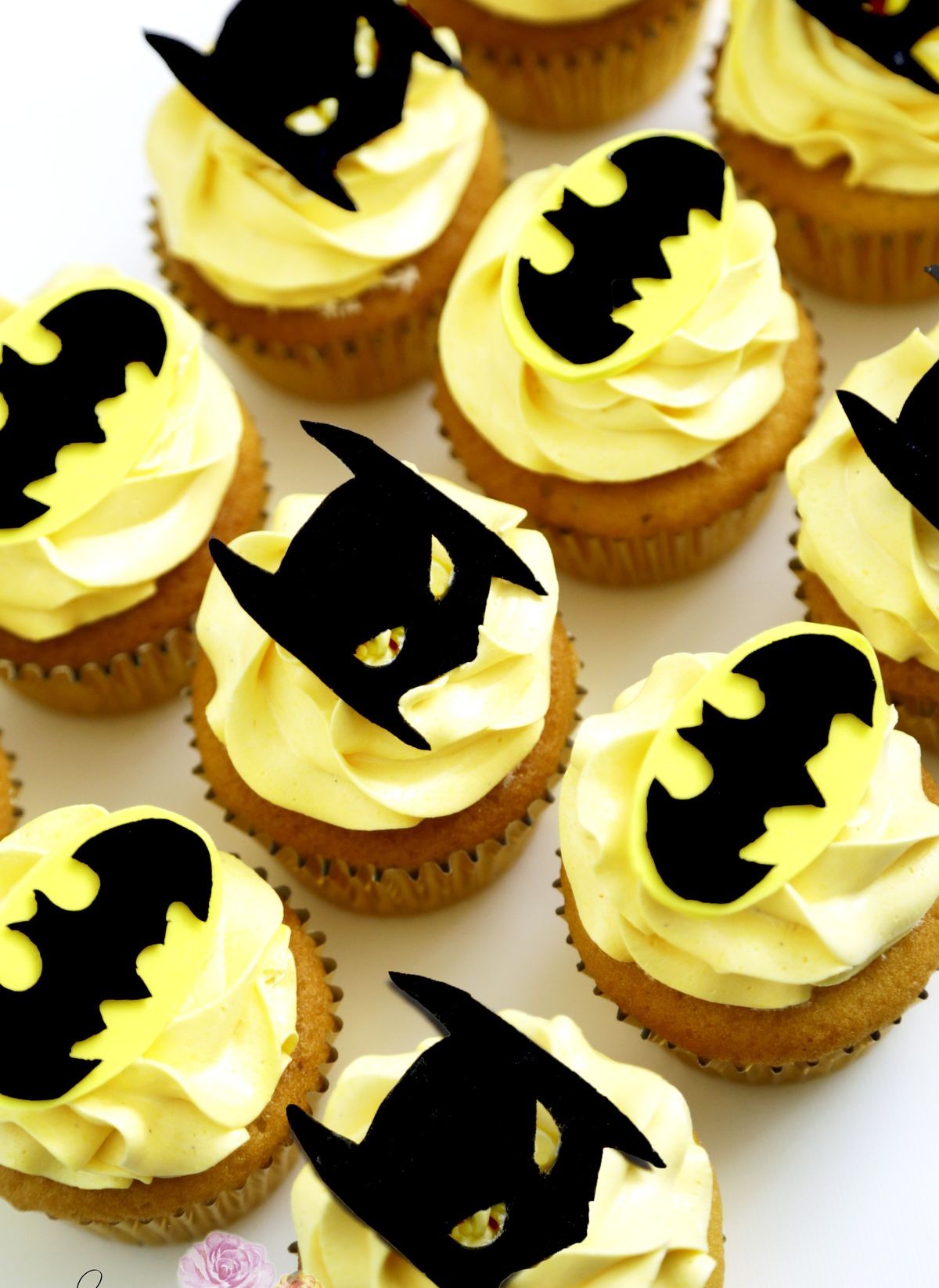 Batman Cup Cakes V1