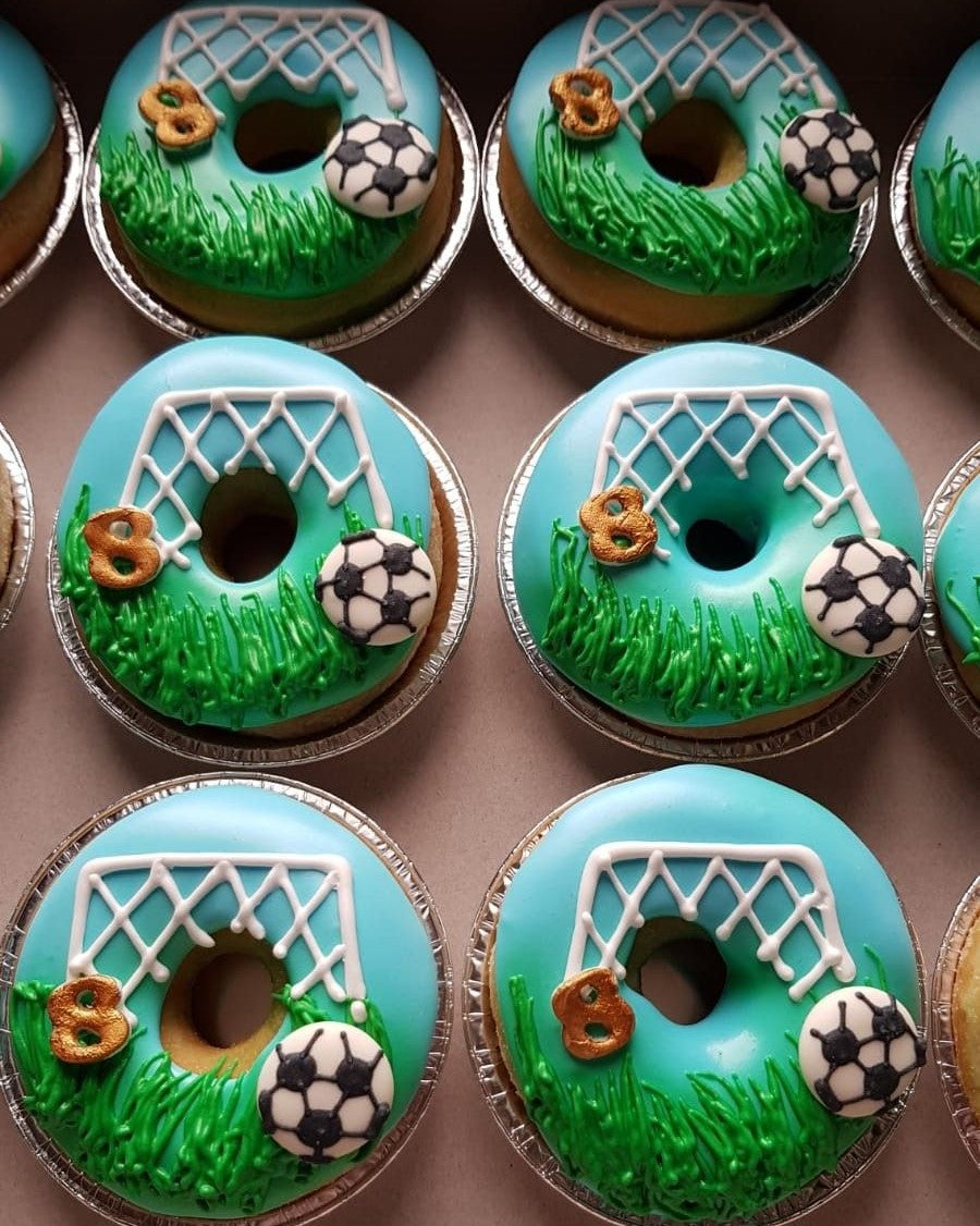 Football Cup Cakes V8