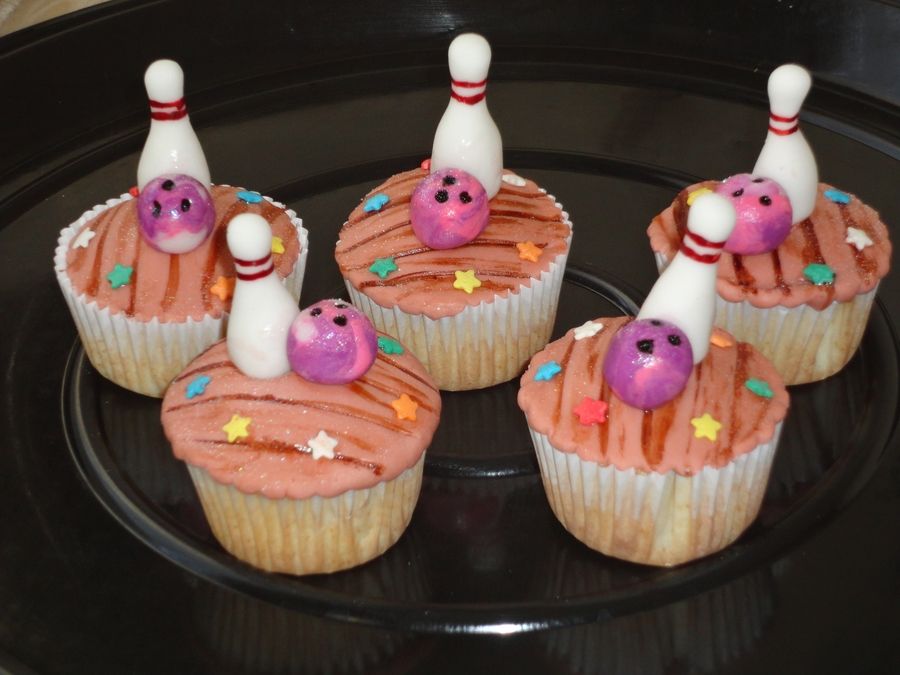 Bowling Cup Cakes V3